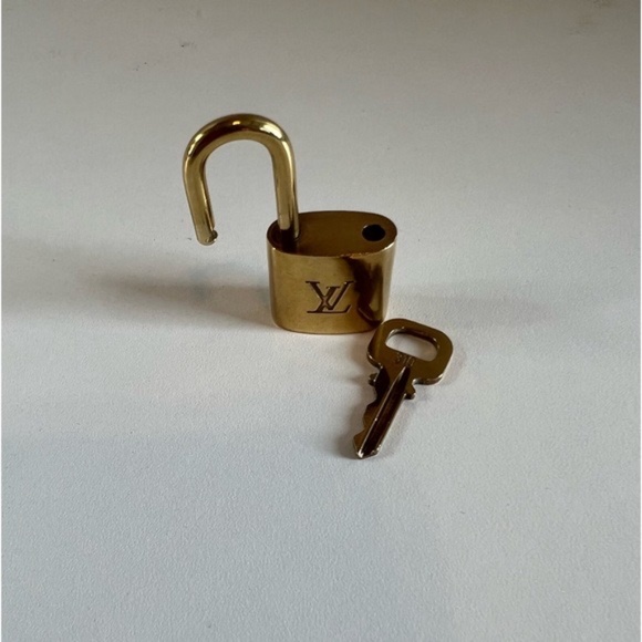 Louis Vuitton Lock and Key Necklace w/Gunmetal Unbranded Chain (#310) - Picture 3 of 5